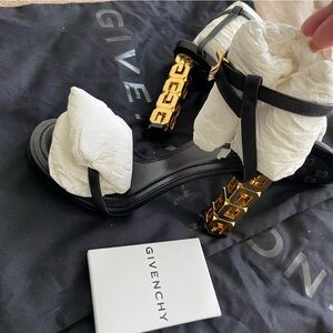 Size 37 (US Women’s 6.5-7)